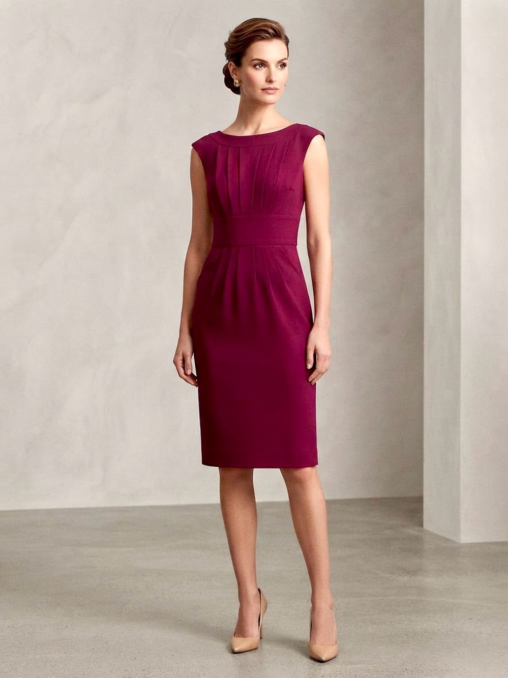 CLEO Sleeveless Pleated Sheath Dress in Burgundy - Size 4